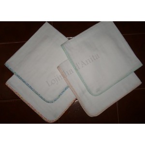 Fraldas duplas com fita estampada