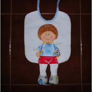 Babete  com pernas com menino e bola futebol