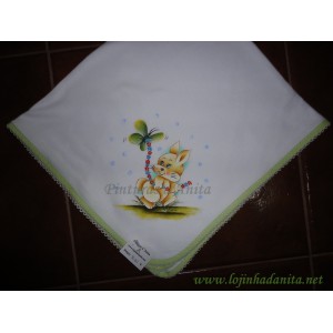 Fralda pintada com coelhinho e borboleta