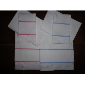 Len&ccedil;&oacute;is de cama brancos com bolinhas