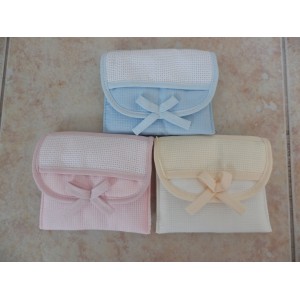 Porta chucha com quadril&ecirc;t e la&ccedil;o